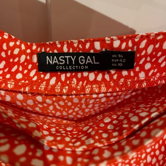 Super Cute Side-Tie Mini Skirt! - Picture 3 of 3